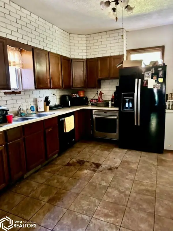 1210 AETNA ST, Burlington, IA 52601