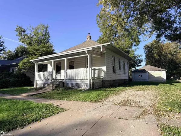 608 S 5th ST, Fairfield, IA 52556
