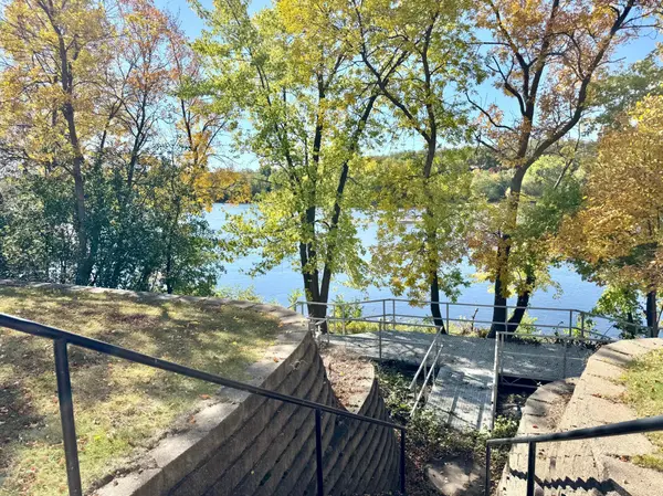 37 Portage TRL, Sauk Rapids, MN 56379