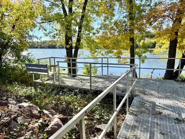 37 Portage TRL, Sauk Rapids, MN 56379