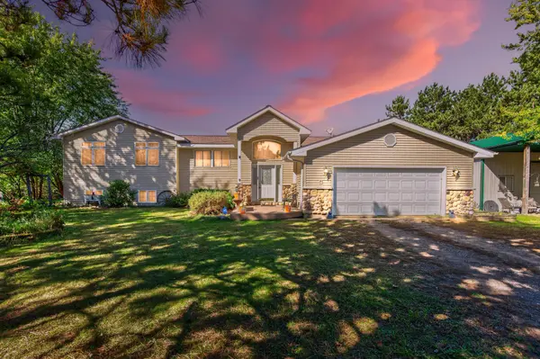 24358 Riverbank LN NW, Saint Francis, MN 55040