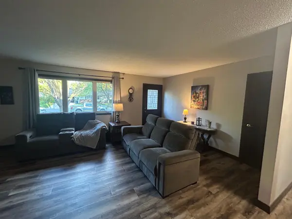 1100 Columbine DR, Marshall, MN 56258