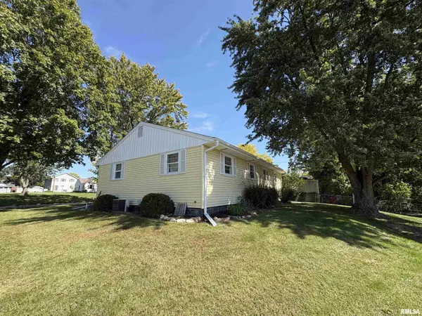 916 E HIGHLAND PL, Peoria Heights, IL 61616