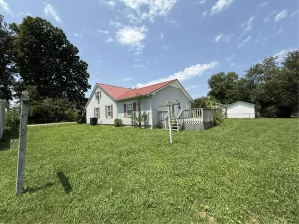 406 4th Ave #S, Baxter, TN 38544