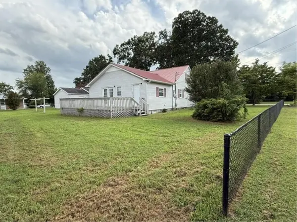406 4th Ave #S, Baxter, TN 38544