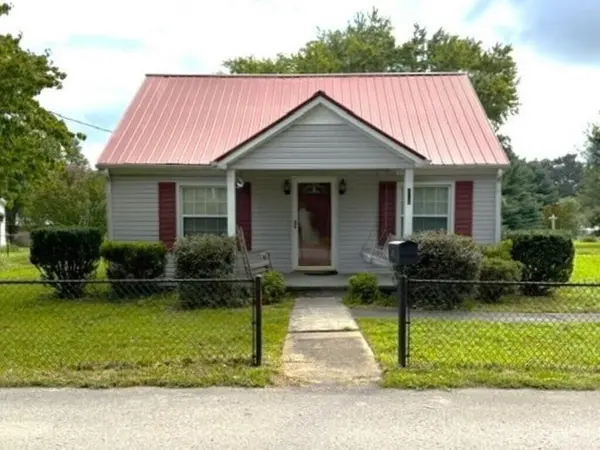 406 4th Ave #S, Baxter, TN 38544