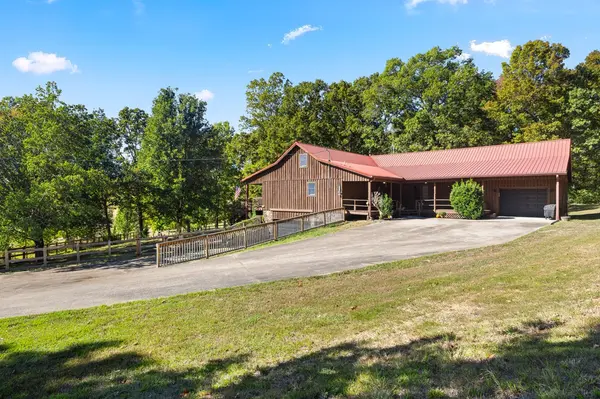 3880 Witty Ln, Hopkinsville, KY 42240