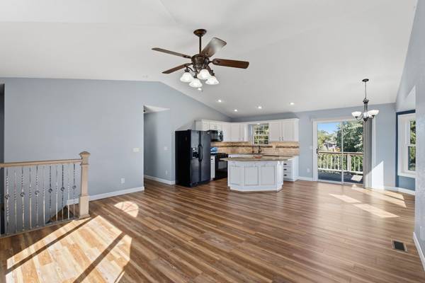 134 E Creekstone St, Mulvane, KS 67110