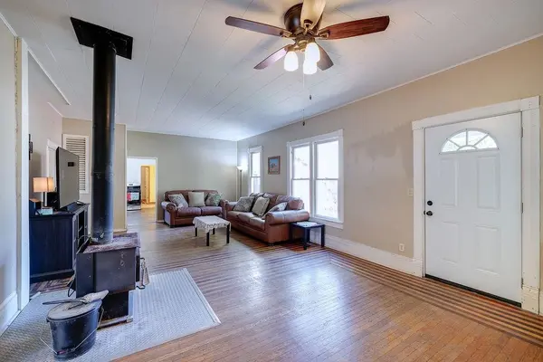 1212 E 7th Ave, Winfield, KS 67156