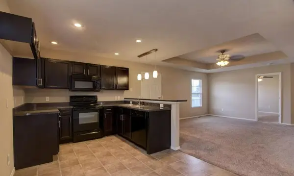 1050 S Strasbourg AVE, Springfield, MO 65802