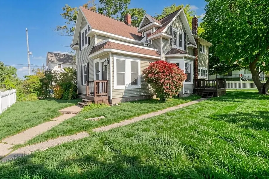 209 S Washington AVE, Ludington, MI 49431