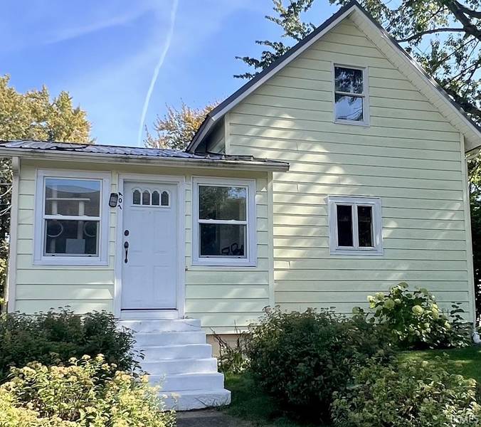407 N Elm ST, Nappanee, IN 46550-1414