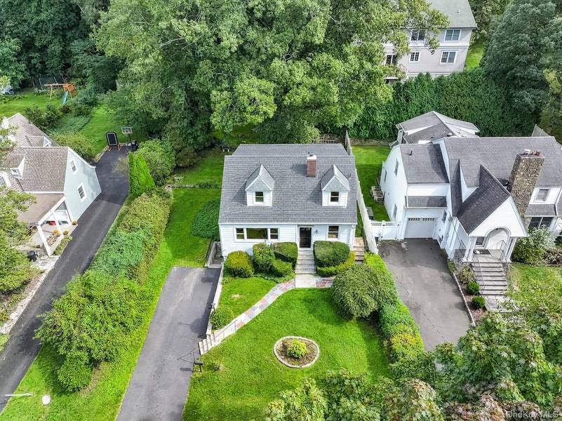 15 Chimney Pot LN, Ardsley, NY 10502