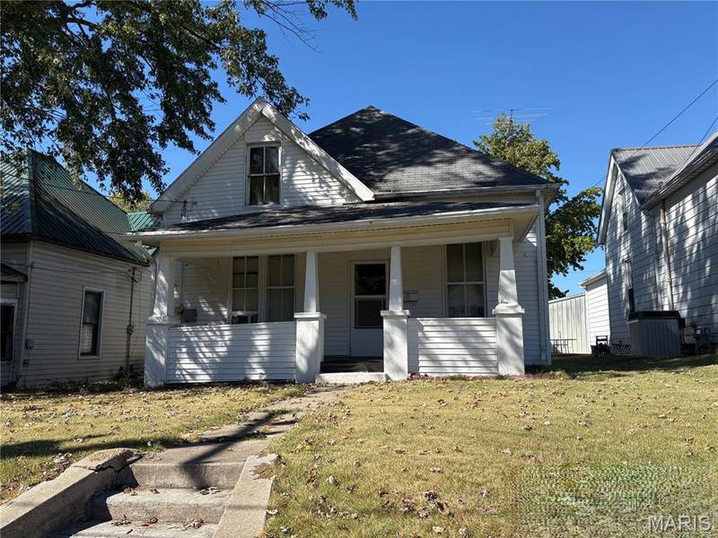 811 Valley ST, Chester, IL 62233