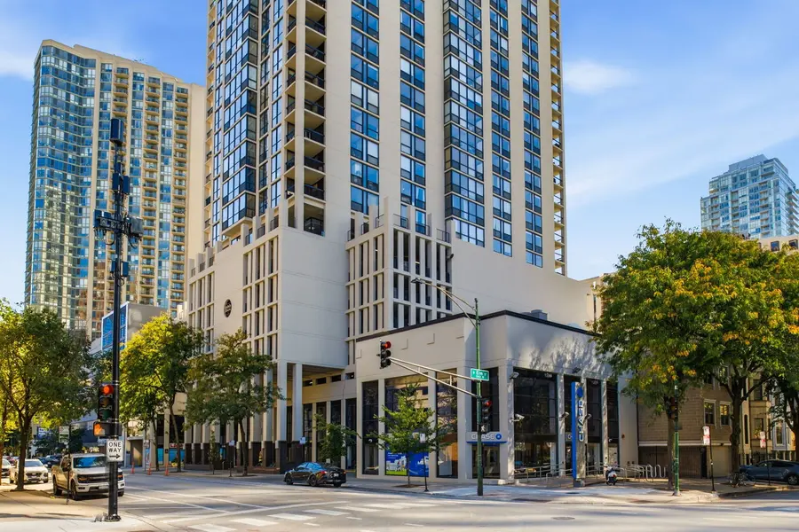1122 N CLARK ST #3202, Chicago, IL 60610