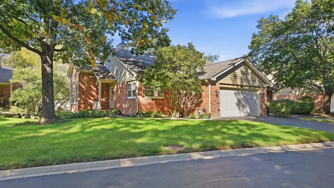 576 Shagbark DR, Elgin, IL 60123