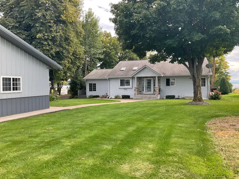 4057 Mille Lacs Pkwy, Isle, MN 56342
