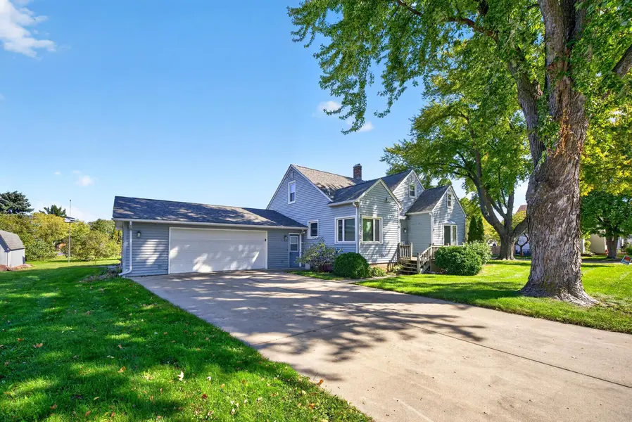 322 W Center ST, Lake City, MN 55041