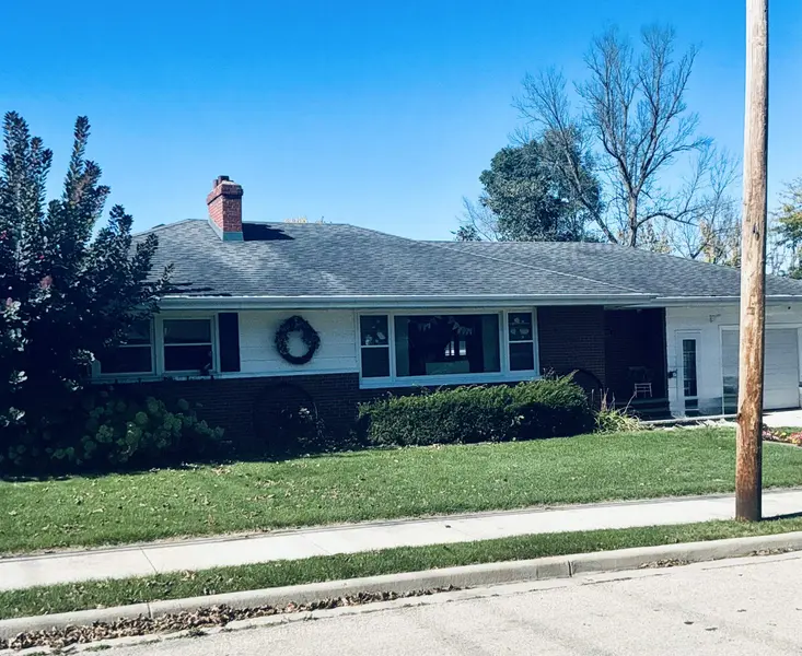 235 S MILL ST, Hortonville, WI 54944