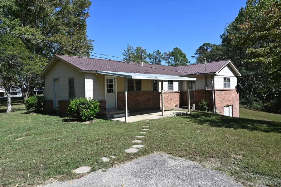 320 Breeding Ln, Linden, TN 37096