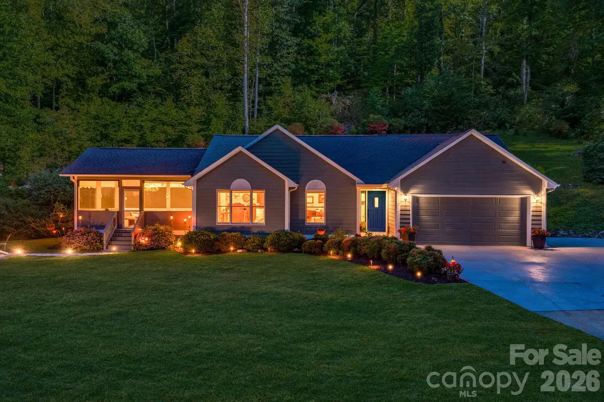422 S Turkey Creek RD, Leicester, NC 28748
