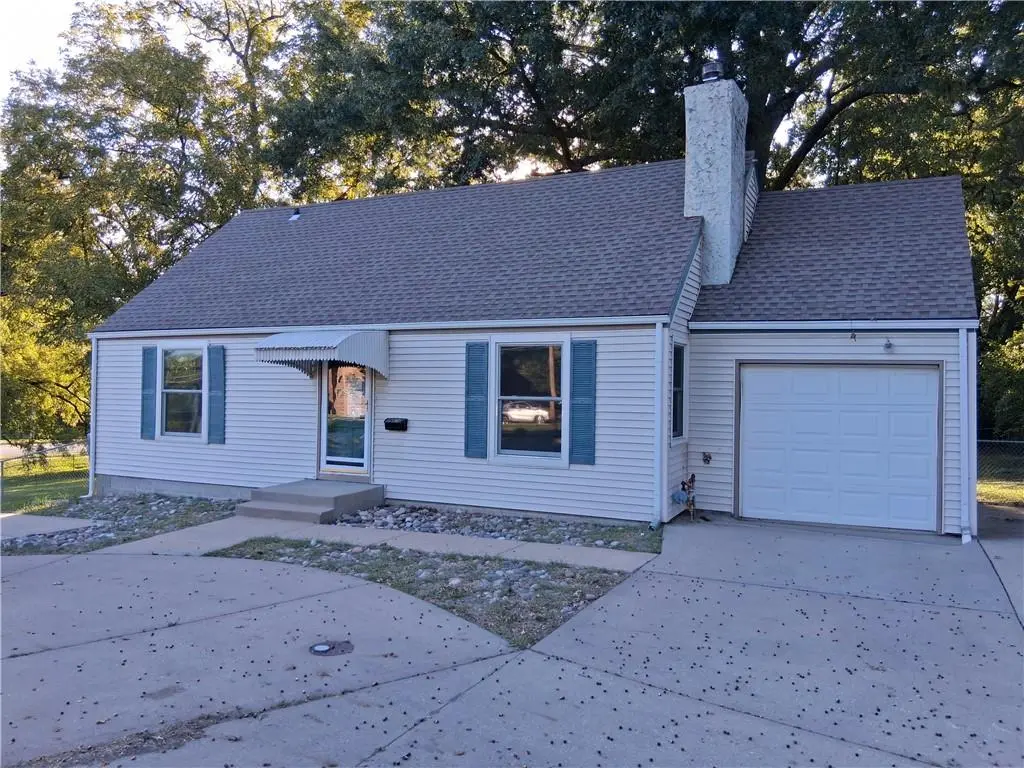 7020 Raytown RD, Raytown, MO 64133