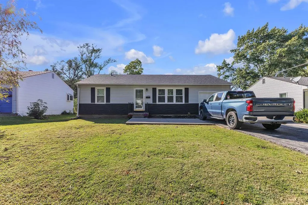 6702 N CHARLOTTE ST, Gladstone, MO 64118