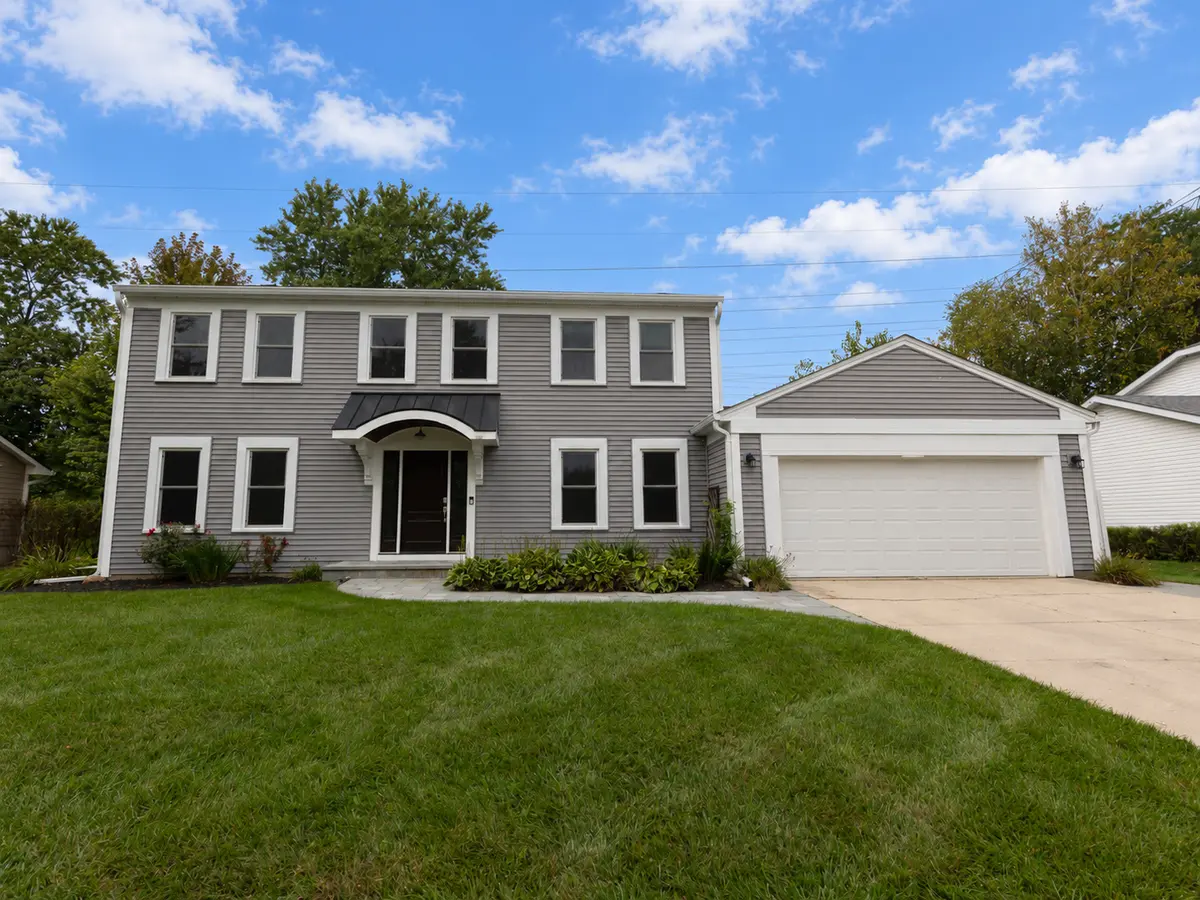 1203 Claridge DR, Libertyville, IL 60048