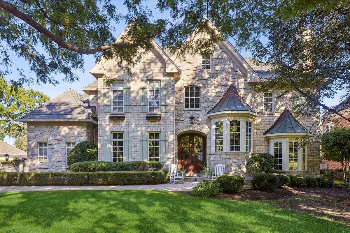 753 Wilson LN, Hinsdale, IL 60521