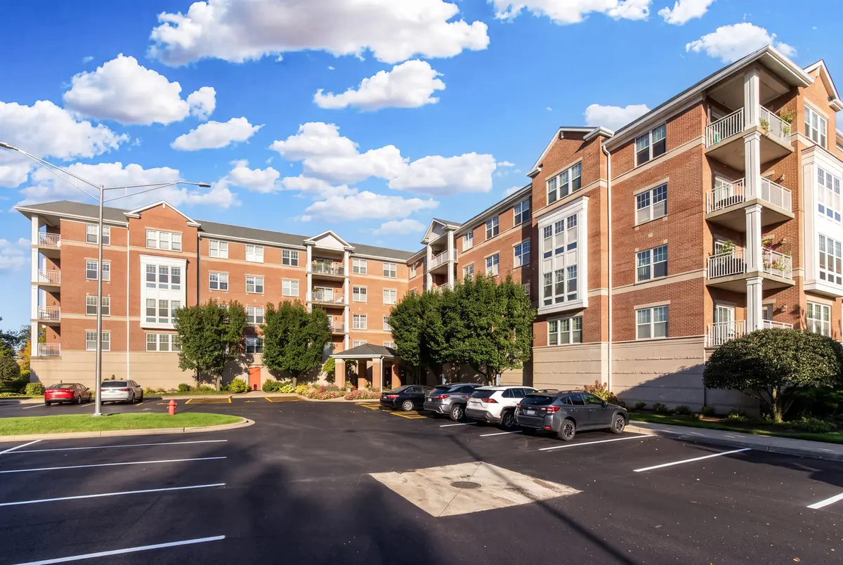 101 Pointe DR #103, Northbrook, IL 60062