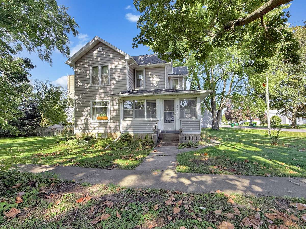 223 E Franklin ST, Franklin Grove, IL 61031