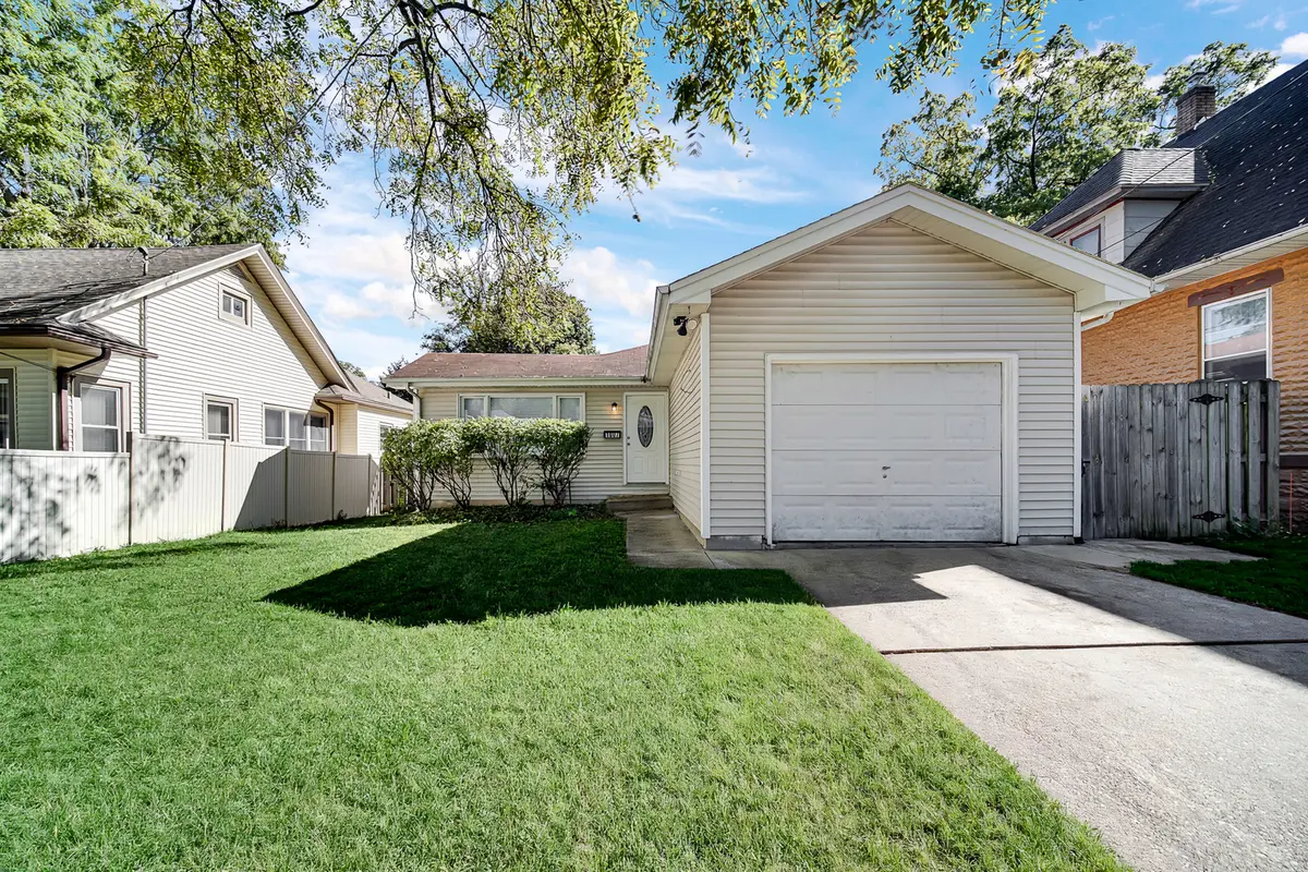 1007 Cedar AVE, Elgin, IL 60120