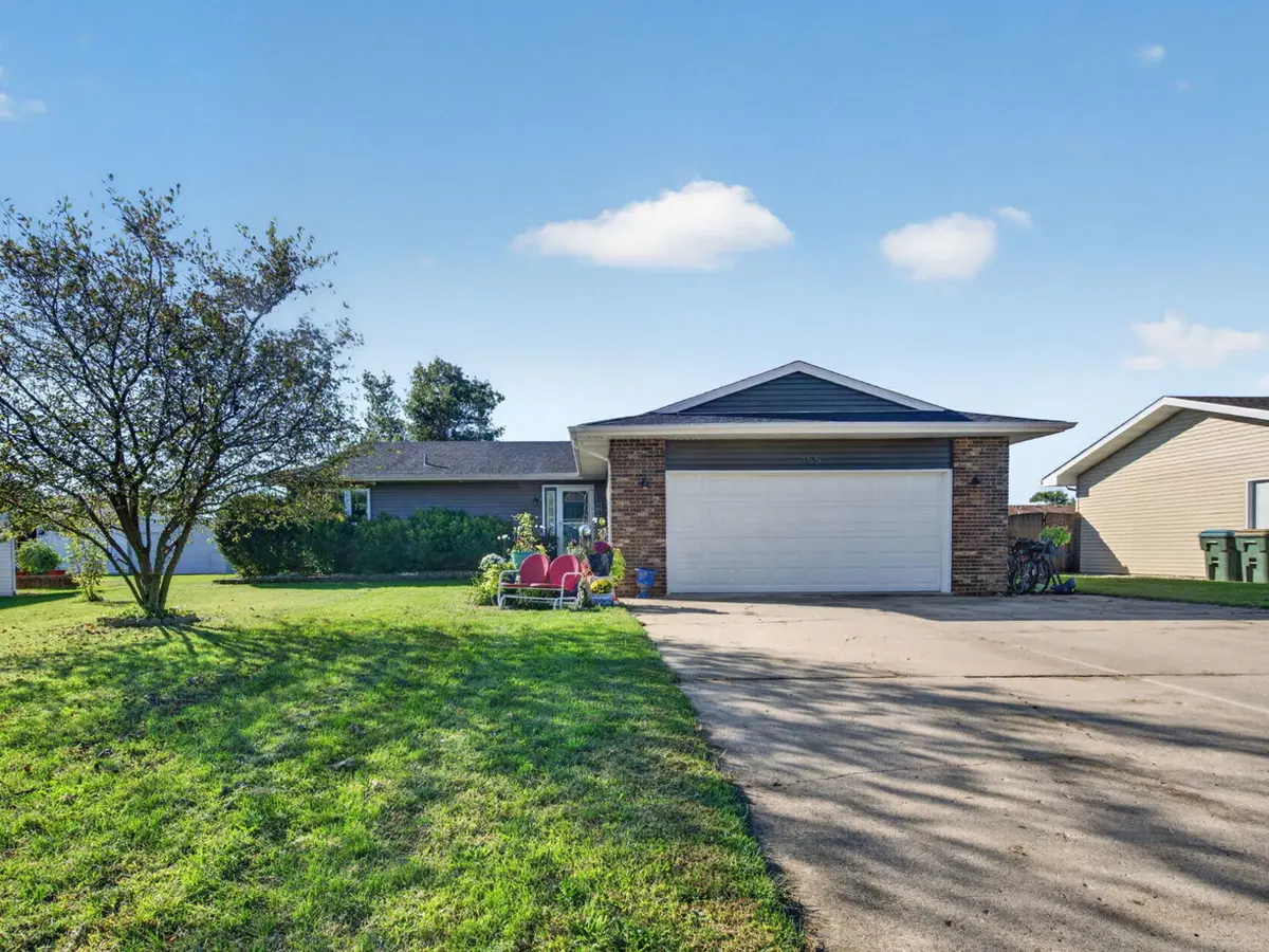 155 W Fox ST, Coal City, IL 60416