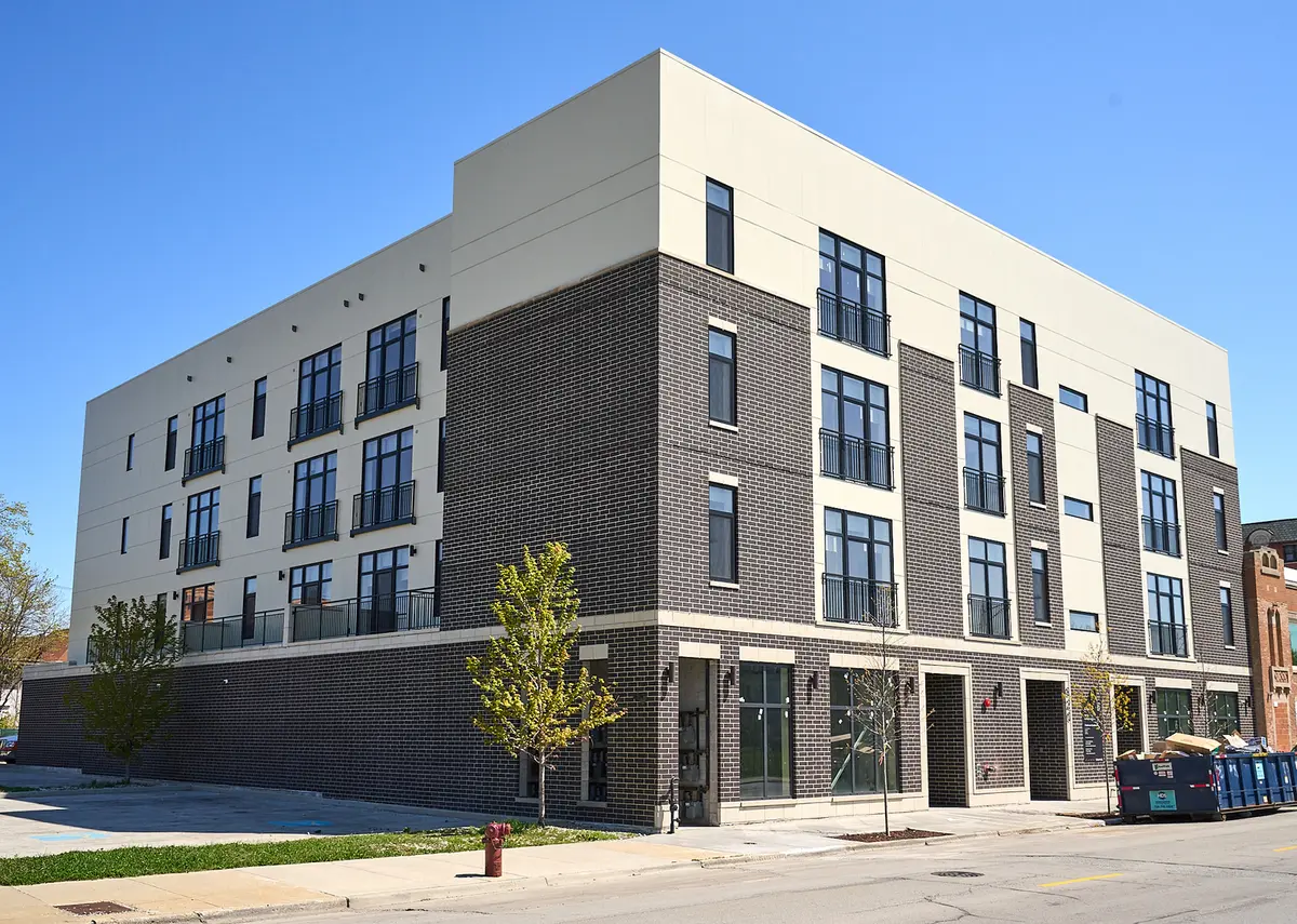 926 E 43rd ST #203, Chicago, IL 60653