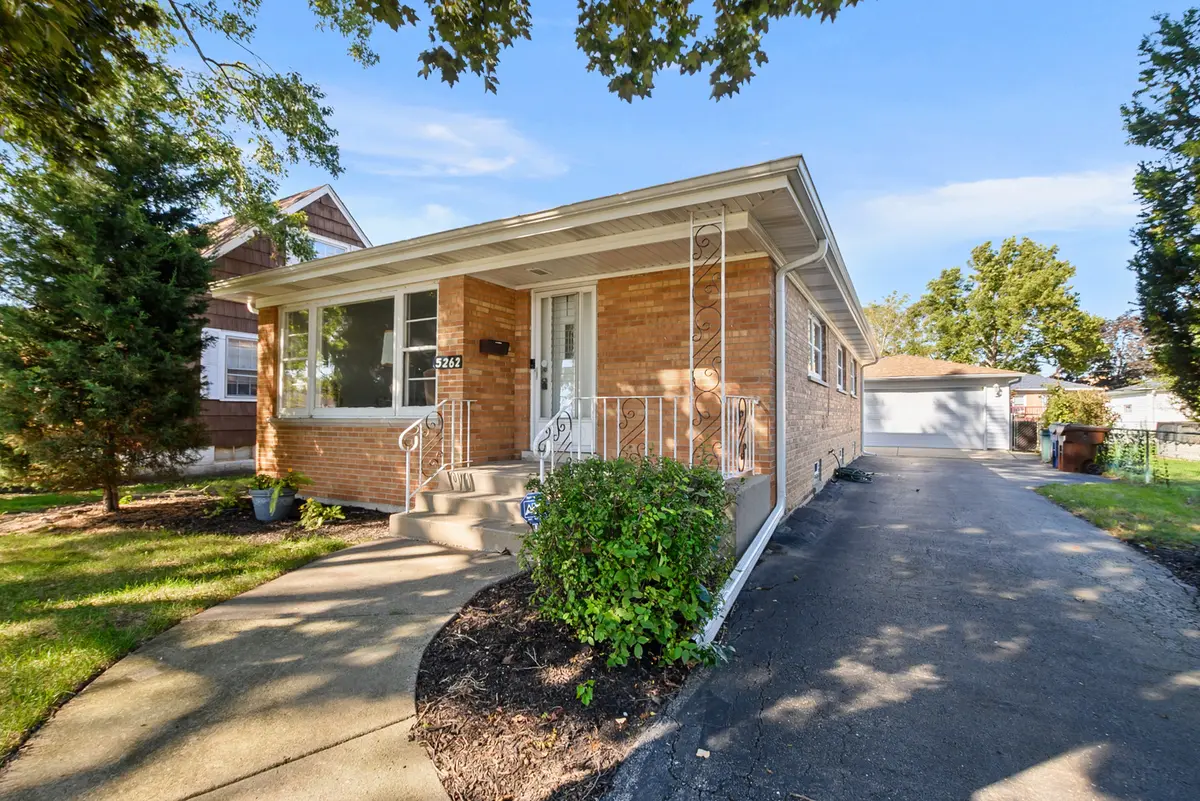5262 Alexander PL, Oak Lawn, IL 60453