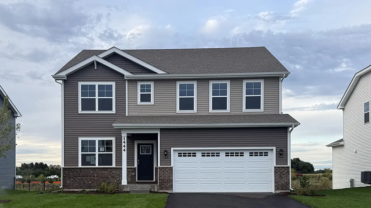 1444 Vintage DR, Oswego, IL 60543
