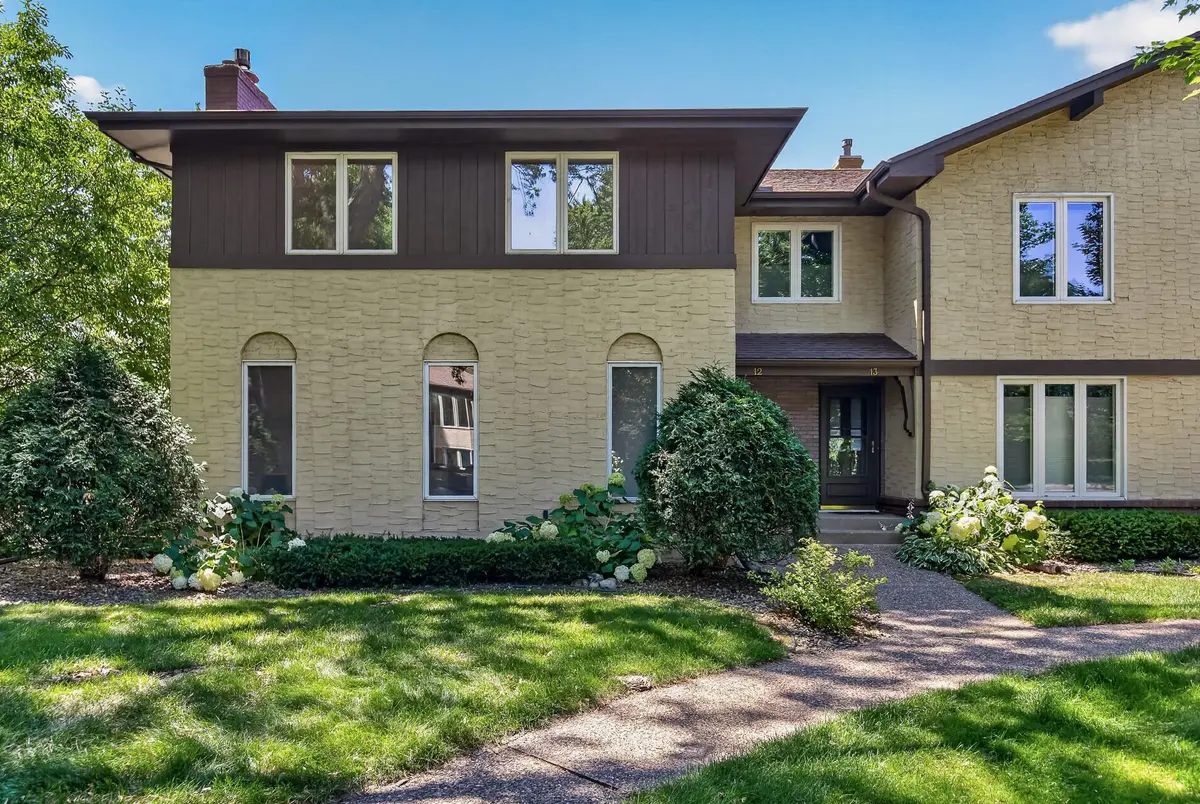 1870 Eagle Ridge DR #12, Mendota Heights, MN 55118