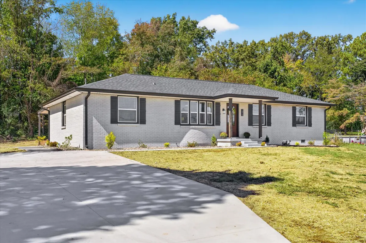 1870 Powell Rd, Clarksville, TN 37043