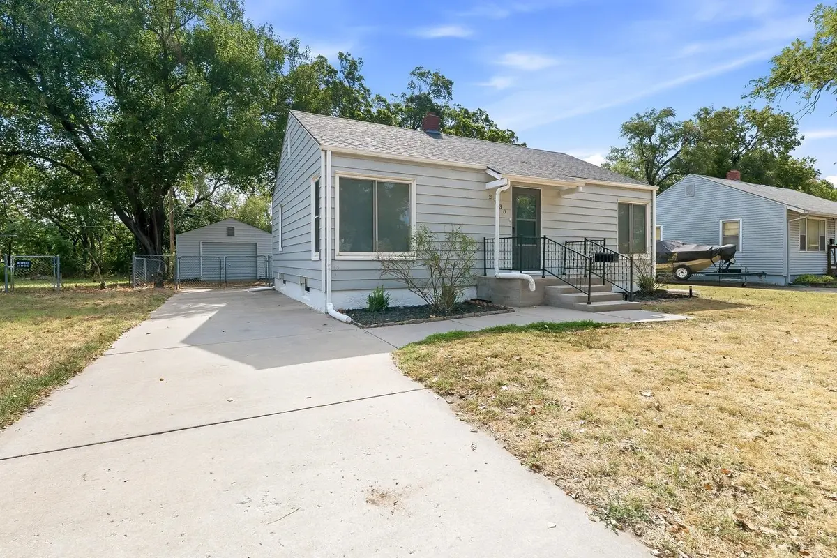 2130 S Victoria St, Wichita, KS 67211