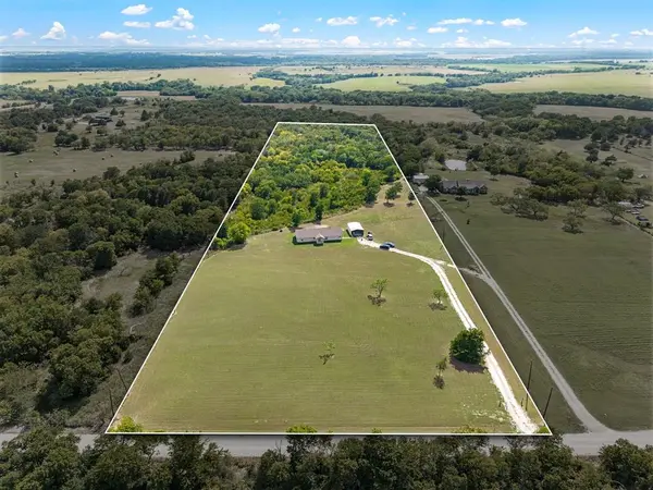 9888 NW County Road 2221, Barry, TX 75102