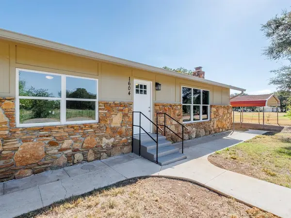 1604 Dublin Street, Brownwood, TX 76801