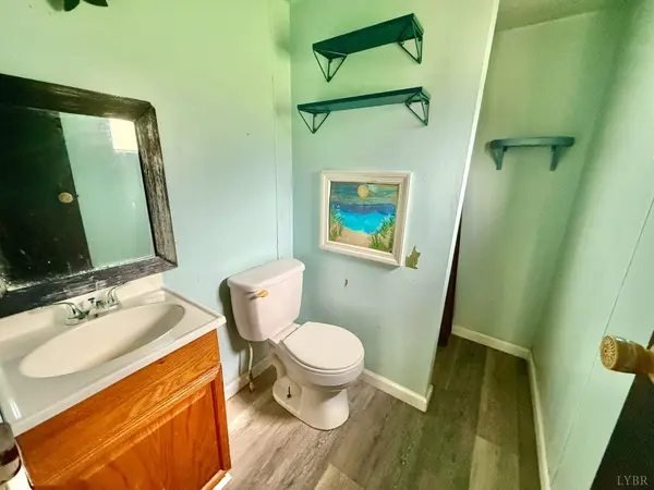319 Byrnes ST, Goodview, VA 24095