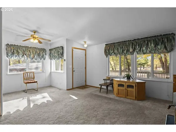 5300 RIDDLE BY PASS RD, Riddle, OR 97469
