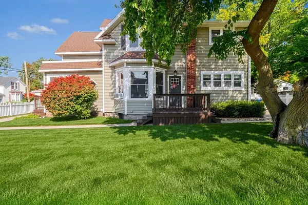209 S Washington AVE, Ludington, MI 49431