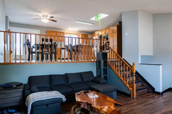 373 Collinge RD, Hinton, AB T7V 1L2