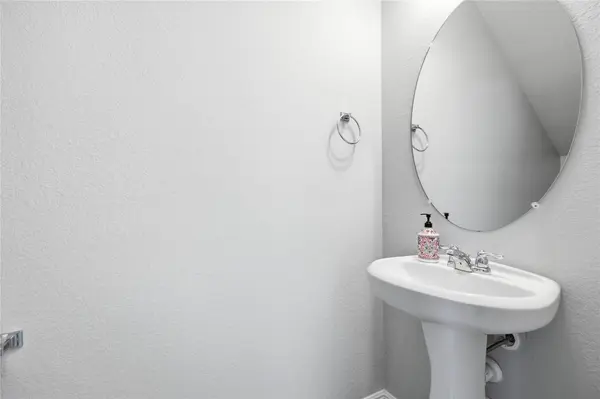 1214 Falconer WAY, Austin, TX 78748