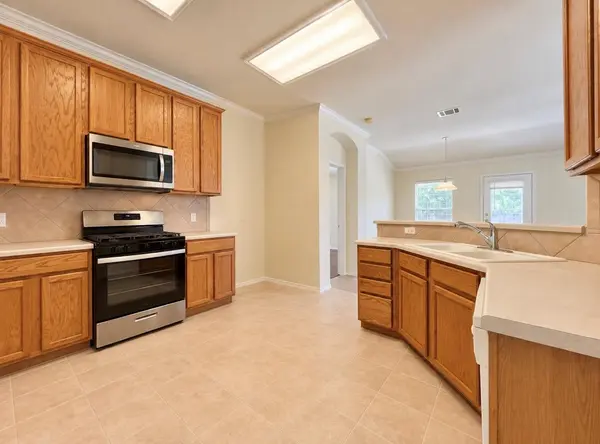 2001 Angelique CT, Leander, TX 78641