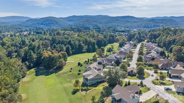 148 Triple Fairways DR, Hendersonville, NC 28739