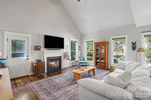 5809 Mantario DR, Charlotte, NC 28269