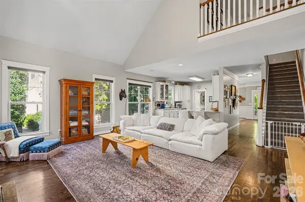5809 Mantario DR, Charlotte, NC 28269